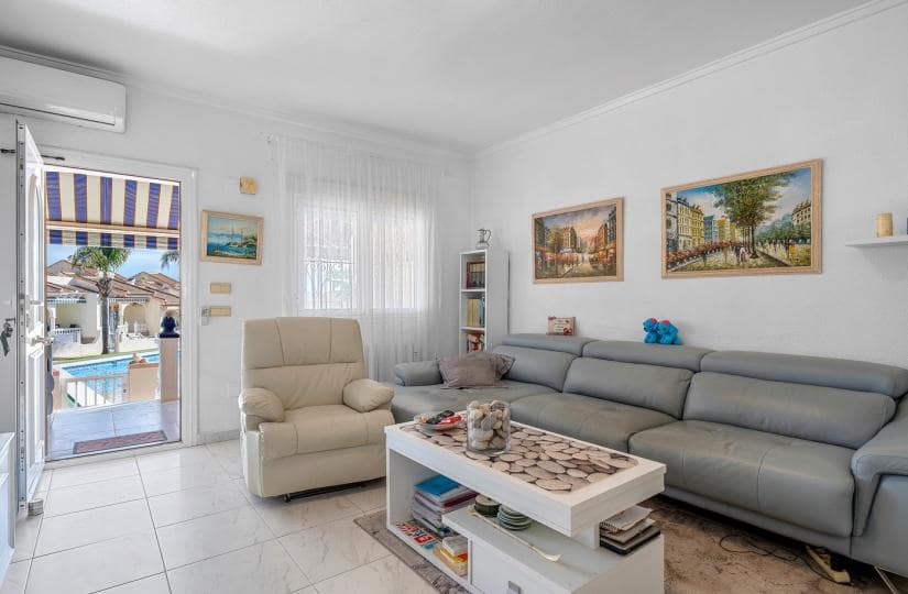 2 slaapkamer Huis te koop in Dona Pepa met zwembad garage - € 189.000 (Ref: 9535307)