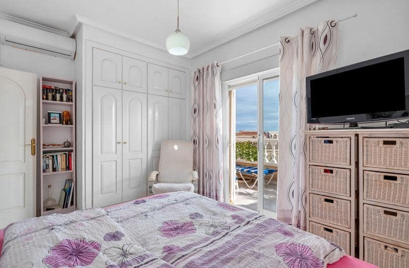 2 slaapkamer Huis te koop in Dona Pepa met zwembad garage - € 189.000 (Ref: 9535307)