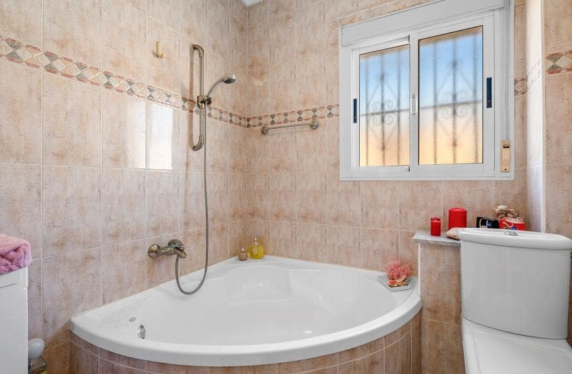 2 slaapkamer Huis te koop in Dona Pepa met zwembad garage - € 189.000 (Ref: 9535307)