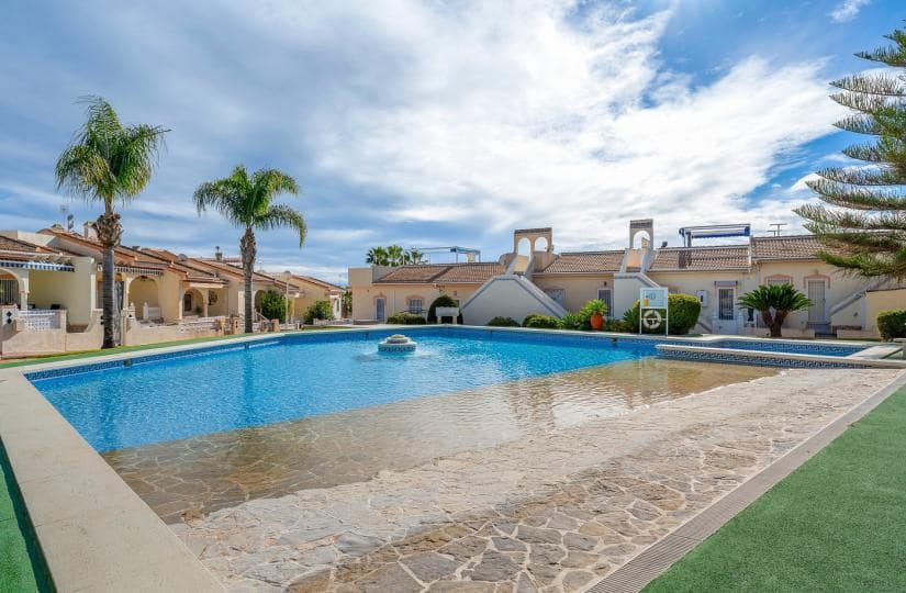 2 slaapkamer Huis te koop in Dona Pepa met zwembad garage - € 189.000 (Ref: 9535307)