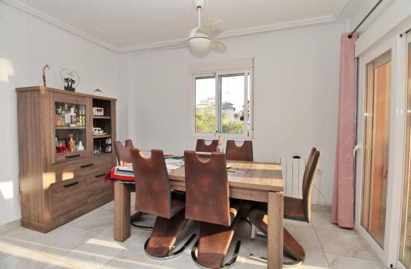 4 sovrum Villa till salu i La Zenia med pool - 399 950 € (Ref: 9535384)