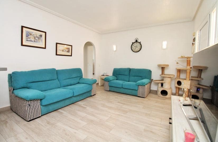 4 sovrum Villa till salu i La Zenia med pool - 399 950 € (Ref: 9535384)