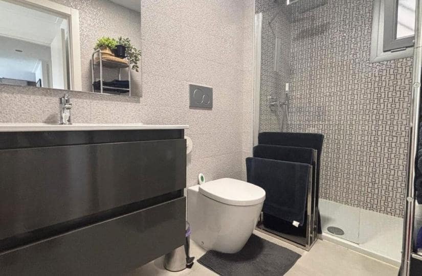 2 soveværelse Lejlighed til salg i La Veleta med swimmingpool garage - € 253.000 (Ref: 9540846)