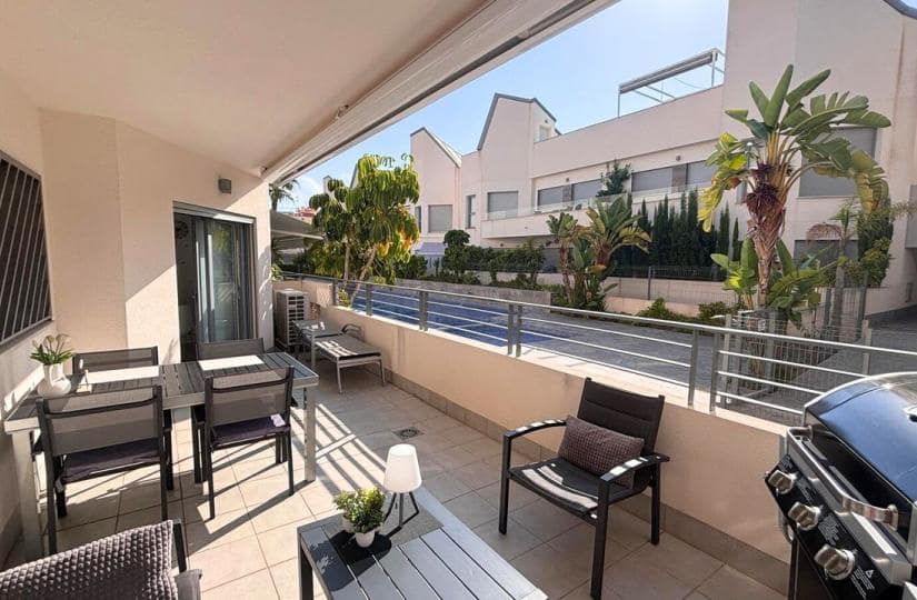 2 soveværelse Lejlighed til salg i La Veleta med swimmingpool garage - € 253.000 (Ref: 9540846)