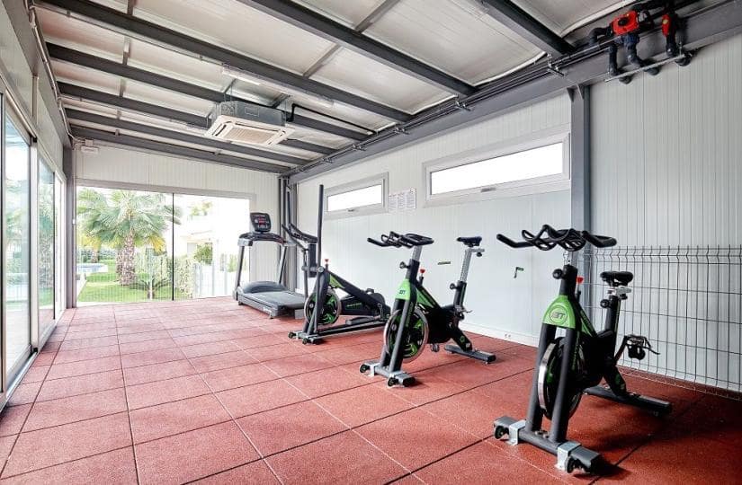 2 soveværelse Lejlighed til salg i La Veleta med swimmingpool garage - € 253.000 (Ref: 9540846)