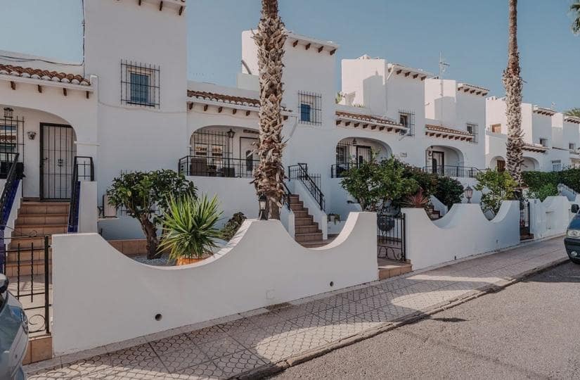 3 slaapkamer Huis te koop in Orihuela Costa met zwembad - € 299.000 (Ref: 9542580)