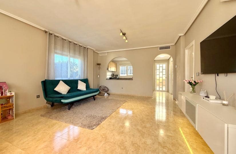 3 makuuhuone Paritalo myytävänä paikassa Dona Pepa mukana uima-altaan - 299 000 € (Ref: 9542725)