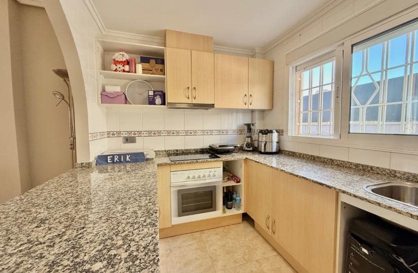 3 makuuhuone Paritalo myytävänä paikassa Dona Pepa mukana uima-altaan - 299 000 € (Ref: 9542725)