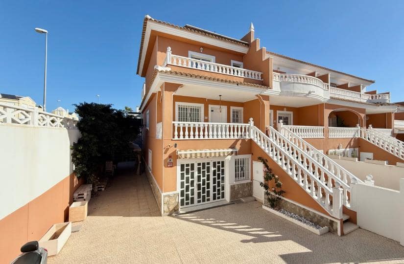 3 makuuhuone Paritalo myytävänä paikassa Dona Pepa mukana uima-altaan - 299 000 € (Ref: 9542725)