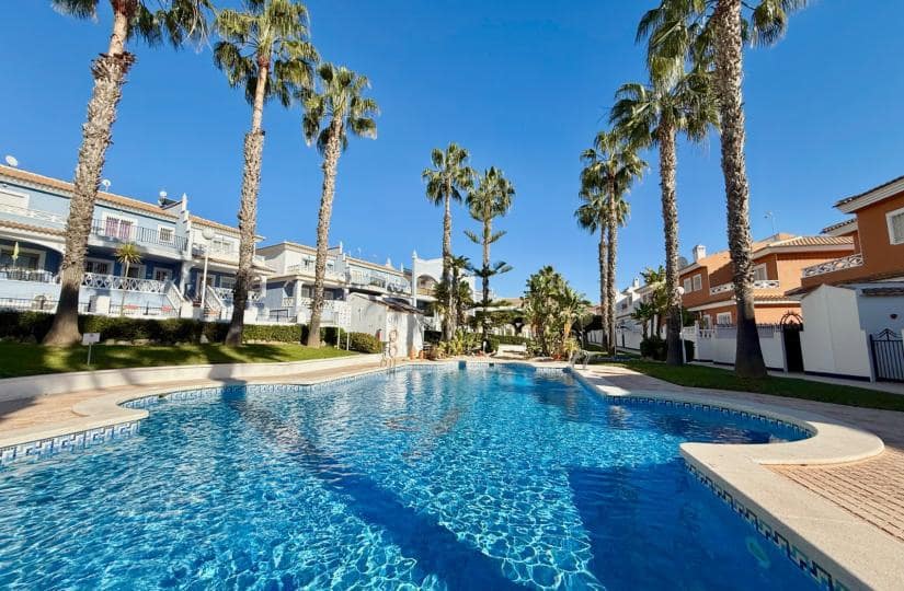 3 makuuhuone Paritalo myytävänä paikassa Dona Pepa mukana uima-altaan - 299 000 € (Ref: 9542725)