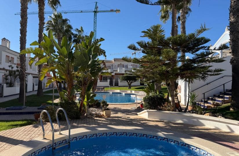 3 makuuhuone Paritalo myytävänä paikassa Dona Pepa mukana uima-altaan - 299 000 € (Ref: 9542725)