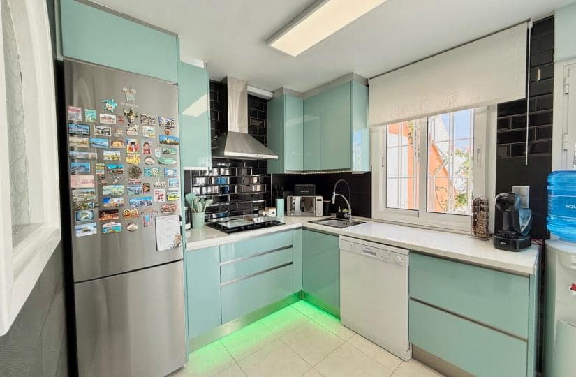 3 makuuhuone Paritalo myytävänä paikassa Dona Pepa mukana uima-altaan - 299 000 € (Ref: 9542725)