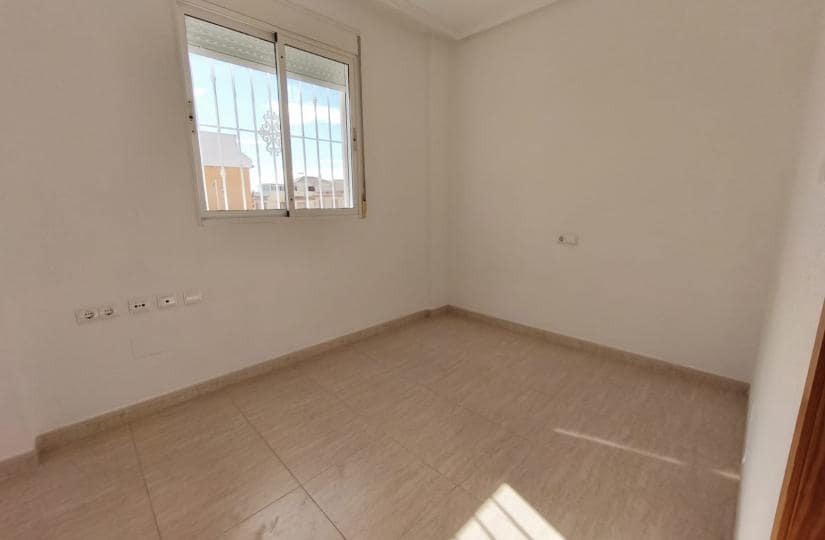 3 slaapkamer Halfvrijstaande villa te koop in Ciudad Quesada met zwembad garage - € 289.000 (Ref: 9550337)