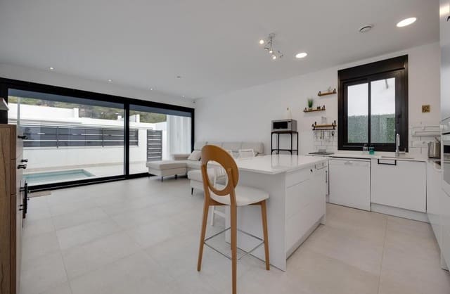 Chalet de 3 habitaciones en Pinar de Campoverde, Pilar de la Horadada en venta con piscina garaje - 410.000 € (Ref: 9550520)