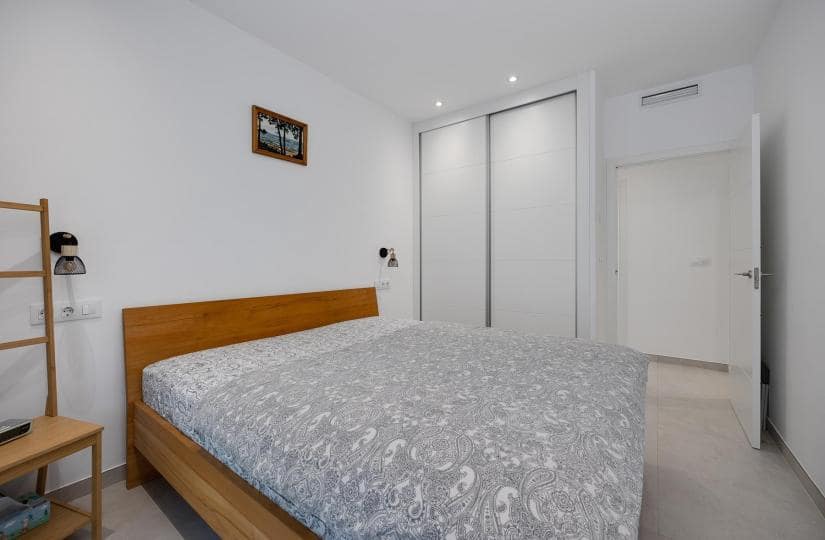 Chalet de 3 habitaciones en Pinar de Campoverde en venta con piscina garaje - 410.000 € (Ref: 9550520)