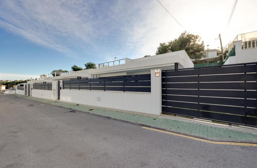 Chalet de 3 habitaciones en Pinar de Campoverde en venta con piscina garaje - 410.000 € (Ref: 9550520)