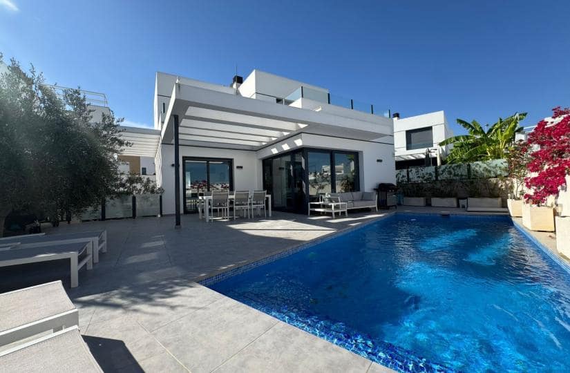 4 soverom Villa til salgs i Pueblo Lucero med svømmebasseng - € 499 077 (Ref: 9576238)