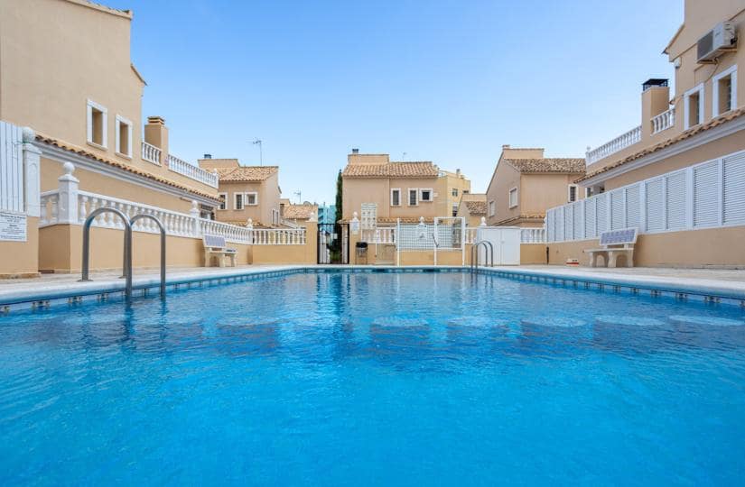 2 slaapkamer Halfvrijstaande villa te koop in Guardamar del Segura met zwembad garage - € 299.900 (Ref: 9638873)