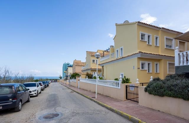 2 slaapkamer Halfvrijstaande villa te koop in El Moncayo - El Pòrtic, Guardamar del Segura met zwembad garage - € 299.900 (Ref: 9638873)