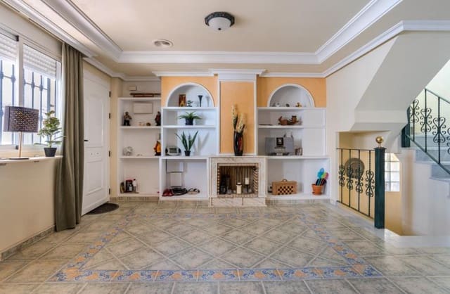 2 slaapkamer Halfvrijstaande villa te koop in El Moncayo - El Pòrtic, Guardamar del Segura met zwembad garage - € 299.900 (Ref: 9638873)