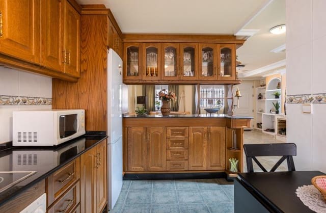 2 slaapkamer Halfvrijstaande villa te koop in El Moncayo - El Pòrtic, Guardamar del Segura met zwembad garage - € 299.900 (Ref: 9638873)