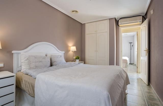 2 slaapkamer Halfvrijstaande villa te koop in El Moncayo - El Pòrtic, Guardamar del Segura met zwembad garage - € 299.900 (Ref: 9638873)