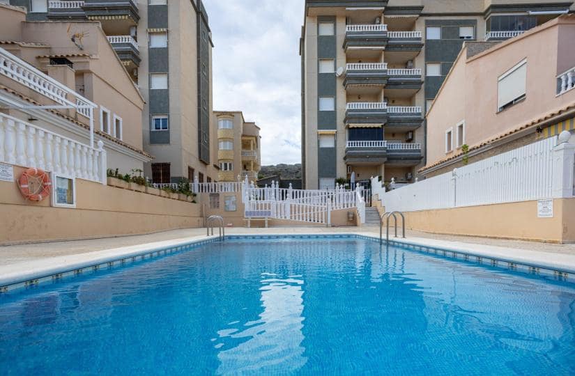 2 slaapkamer Halfvrijstaande villa te koop in Guardamar del Segura met zwembad garage - € 299.900 (Ref: 9638873)