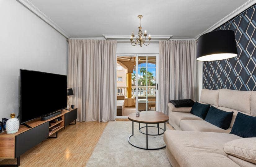 2 makuuhuone Huoneisto myytävänä paikassa Orihuela Costa mukana uima-altaan - 179 000 € (Ref: 9639787)