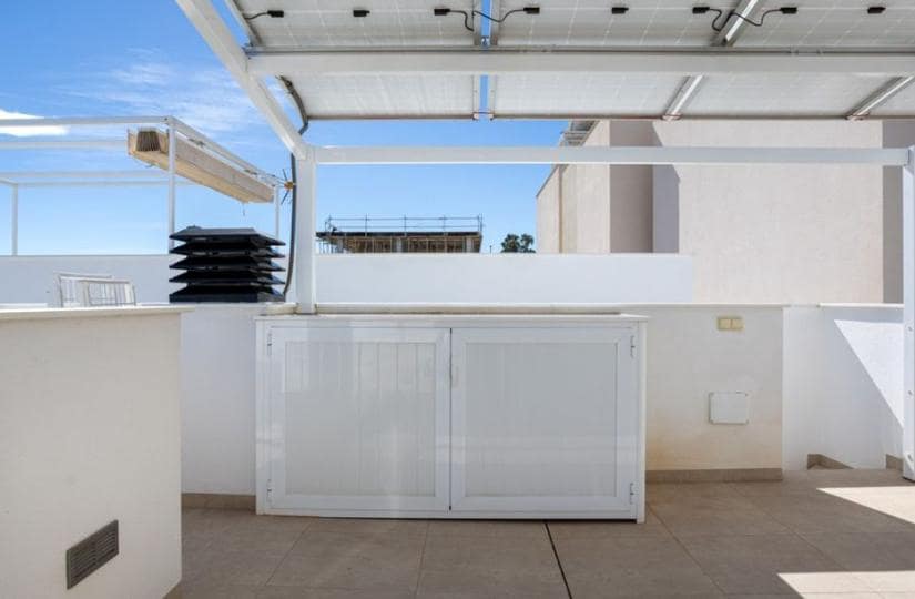 Chalet de 3 habitaciones en Benijófar en venta con piscina garaje - 439.900 € (Ref: 9639789)