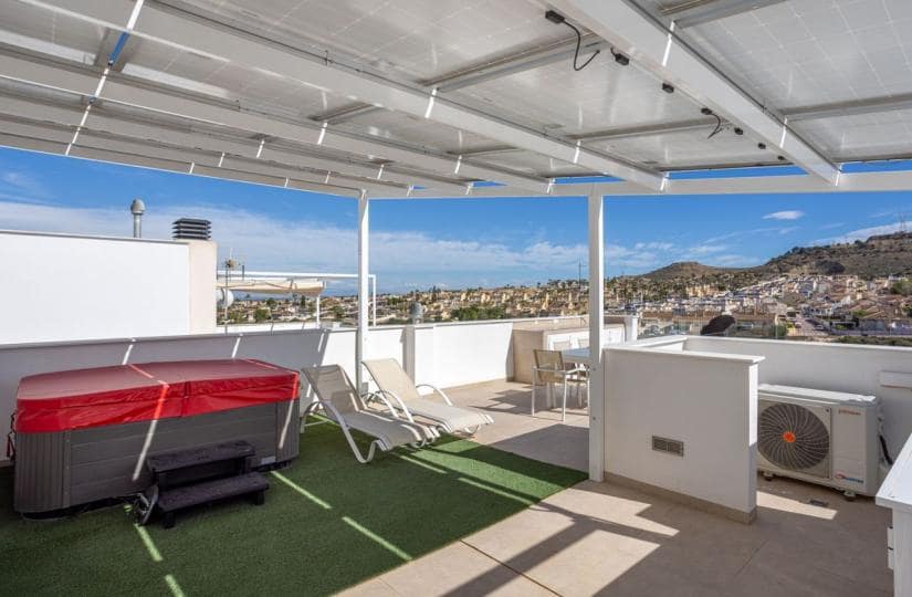 Chalet de 3 habitaciones en Benijófar en venta con piscina garaje - 439.900 € (Ref: 9639789)