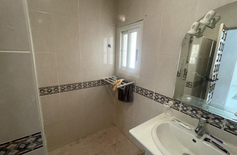 3 makuuhuone Huvila myytävänä paikassa Torrevieja mukana 
autotalli - 268 000 € (Ref: 9639793)