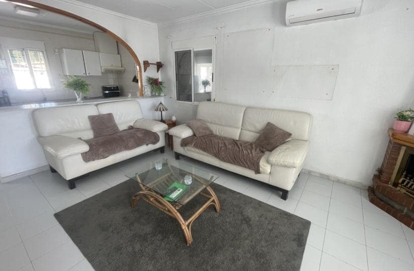 3 makuuhuone Huvila myytävänä paikassa Torrevieja mukana 
autotalli - 268 000 € (Ref: 9639793)