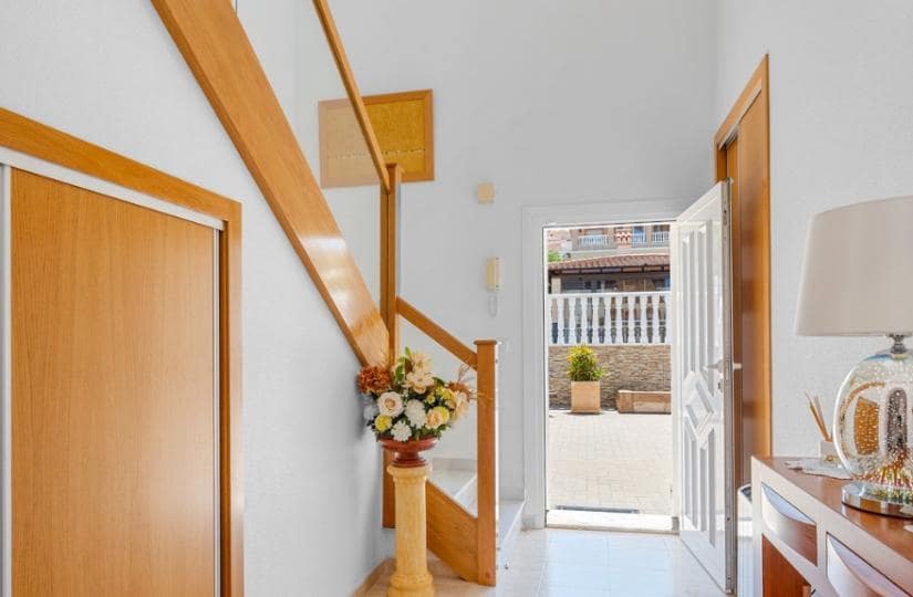 4 soveværelse Villa til salg i Algorfa med swimmingpool garage - € 585.000 (Ref: 9639801)