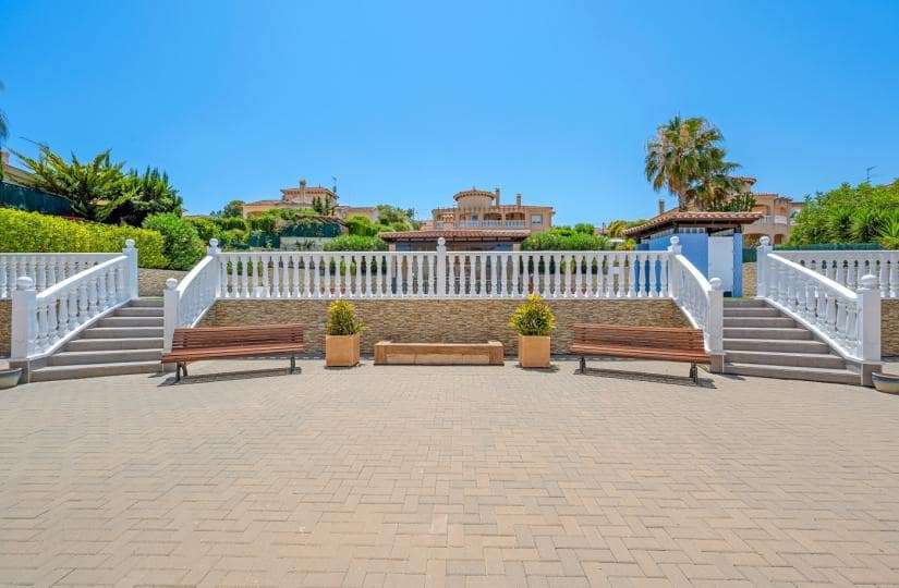 4 soveværelse Villa til salg i Algorfa med swimmingpool garage - € 585.000 (Ref: 9639801)