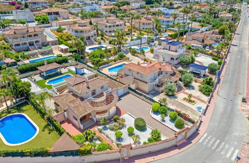 4 soveværelse Villa til salg i Algorfa med swimmingpool garage - € 585.000 (Ref: 9639801)