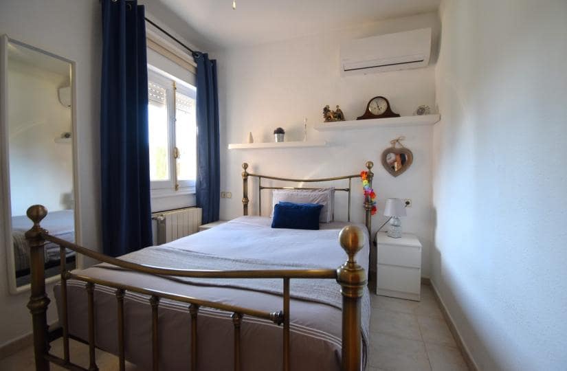 4 chambre Villa/Maison Semi-Mitoyenne à vendre à Los Balcones avec piscine garage - 435 000 € (Ref: 9639804)