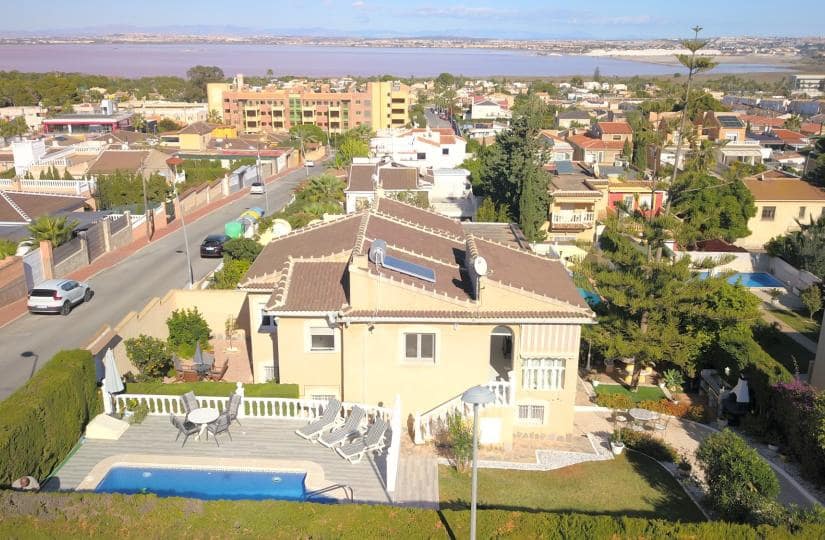 4 chambre Villa/Maison Semi-Mitoyenne à vendre à Los Balcones avec piscine garage - 435 000 € (Ref: 9639804)