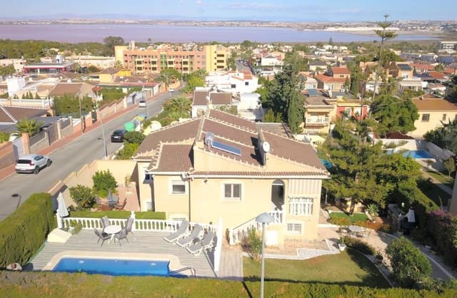 4 chambre Villa/Maison Semi-Mitoyenne à vendre à Los Balcones avec piscine garage - 435 000 € (Ref: 9639804)