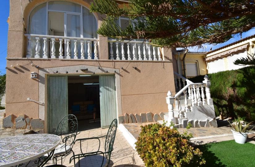 4 chambre Villa/Maison Semi-Mitoyenne à vendre à Los Balcones avec piscine garage - 435 000 € (Ref: 9639804)