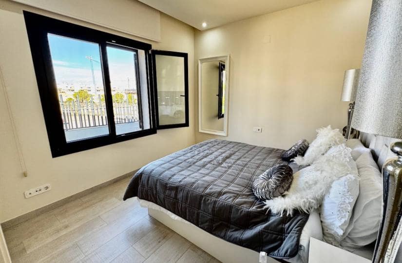 3 sypialnia Willa na sprzedaż w Algorfa z basenem garażem - 595 000 € (Ref: 9639814)