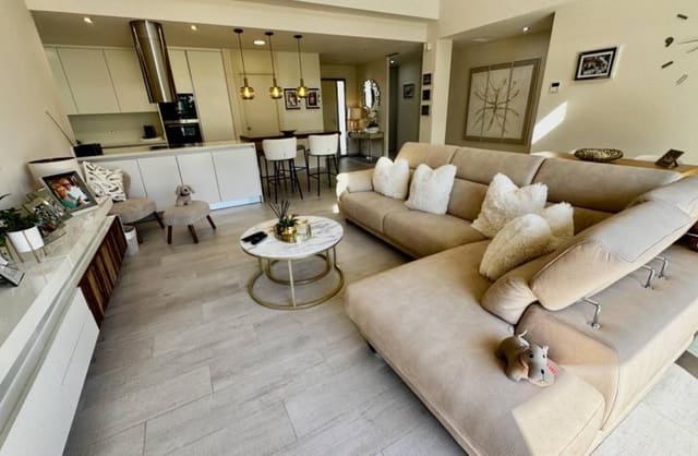 3 sypialnia Willa na sprzedaż w Algorfa z basenem garażem - 595 000 € (Ref: 9639814)