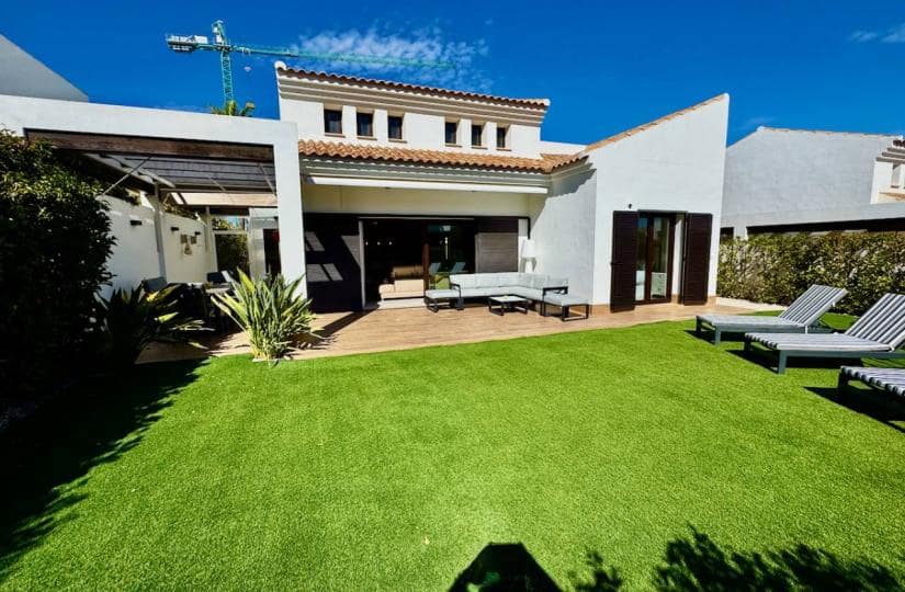 3 sypialnia Willa na sprzedaż w Algorfa z basenem garażem - 595 000 € (Ref: 9639814)