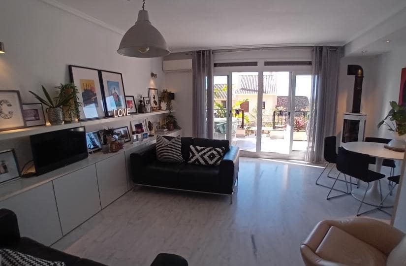 Casa de 2 habitaciones en Algorfa en venta con piscina garaje - 285.000 € (Ref: 9639815)