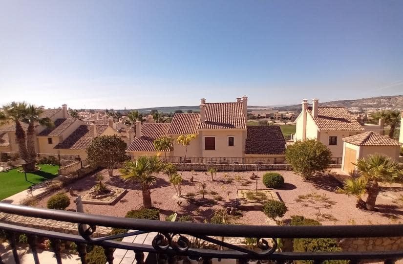 Casa de 2 habitaciones en Algorfa en venta con piscina garaje - 285.000 € (Ref: 9639815)