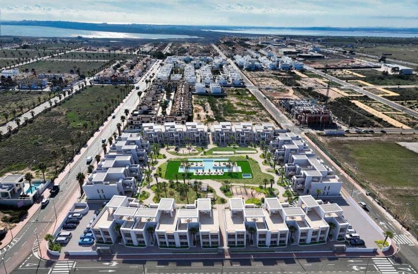 Apartamento de 2 habitaciones en Ciudad Quesada en venta con piscina - 324.000 € (Ref: 9639924)