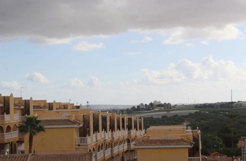 3 soveværelse Semi-Rækkehus til salg i Algorfa med swimmingpool - € 249.995 (Ref: 9644556)