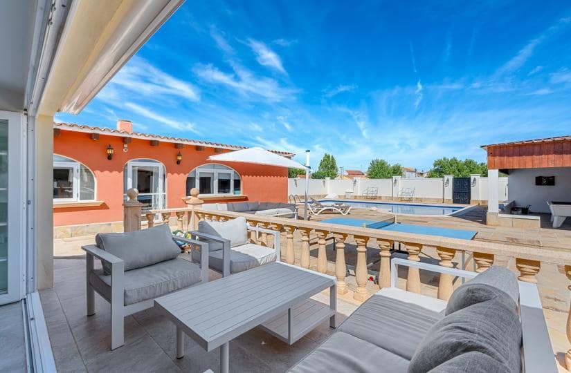 6 bedroom Finca/Country House for sale in Heredades with pool garage - € 595,000 (Ref: 9646311)