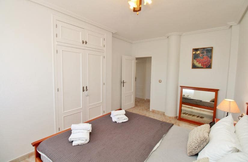 4 quarto Moradia para venda em Playa Flamenca com piscina garagem - 379 000 € (Ref: 9646313)