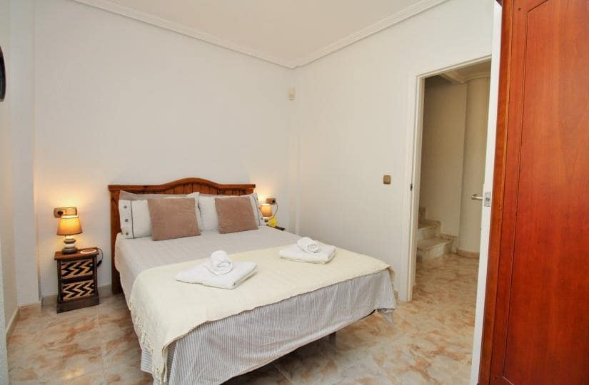 4 quarto Moradia para venda em Playa Flamenca com piscina garagem - 379 000 € (Ref: 9646313)