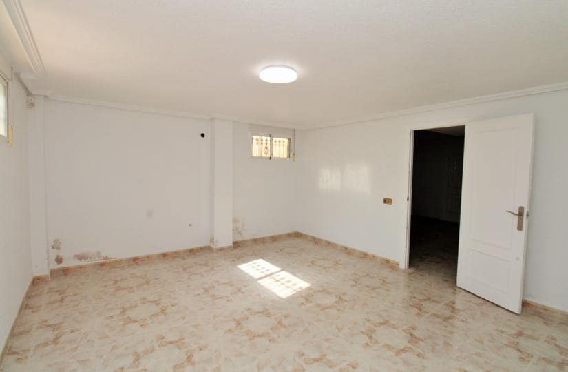 4 quarto Moradia para venda em Playa Flamenca com piscina garagem - 379 000 € (Ref: 9646313)